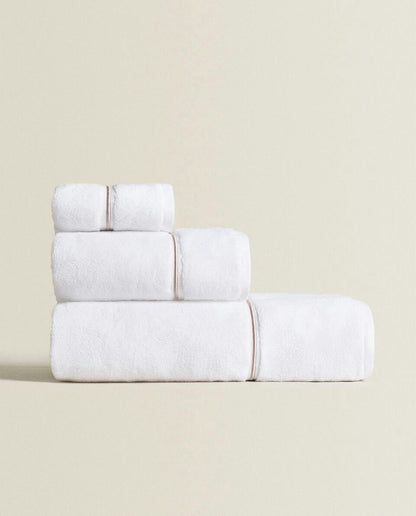 EMBROIDERED SCALLOPED EDGE TOWEL