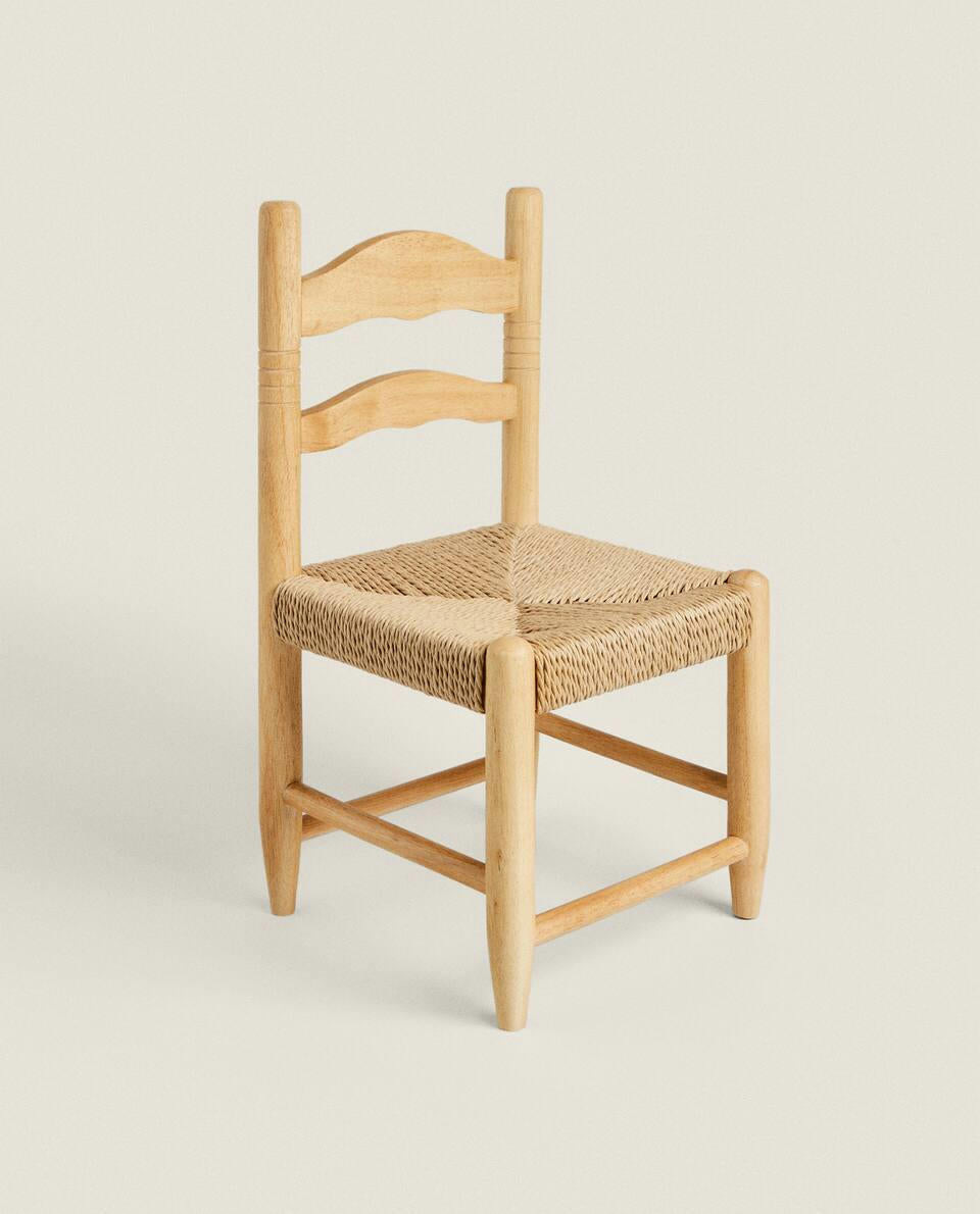 CHILDREN WOODEN CHAIR