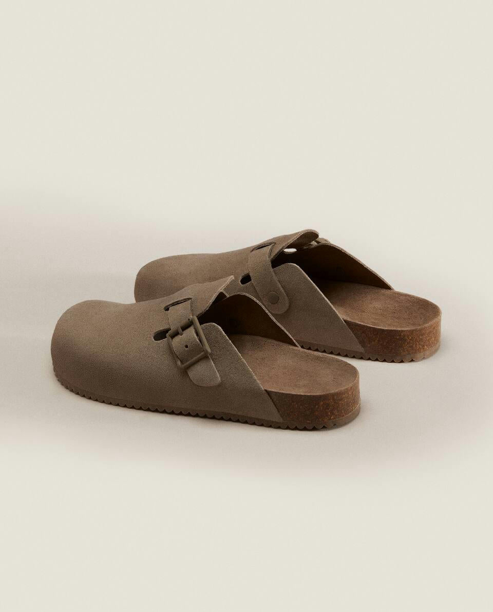 LEATHER CLOGS WITH BUCKLE