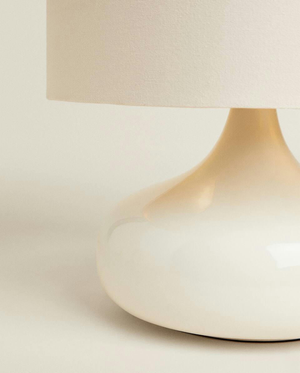 LAMP WITH CERAMIC BASE