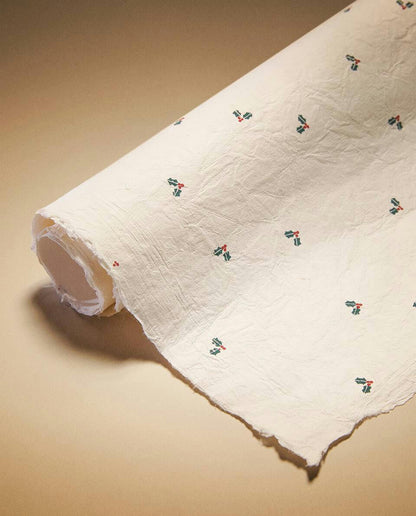 CHRISTMAS HOLLY GIFT WRAPPING PAPER