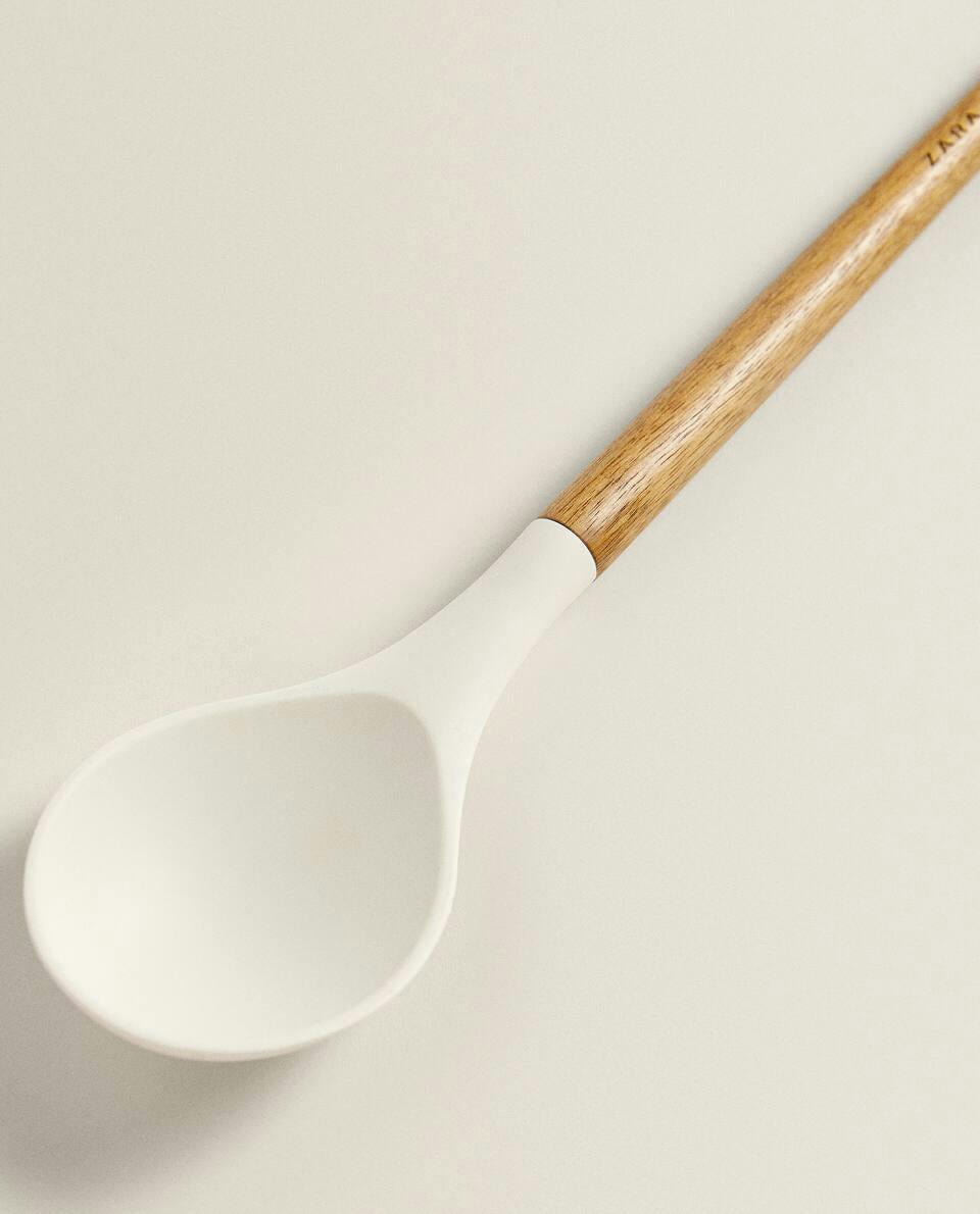 SILICONE AND WOODEN SPOON