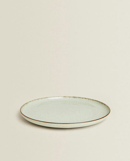 PORCELAIN TABLEWARE WITH ANTIQUE FINISH RIM