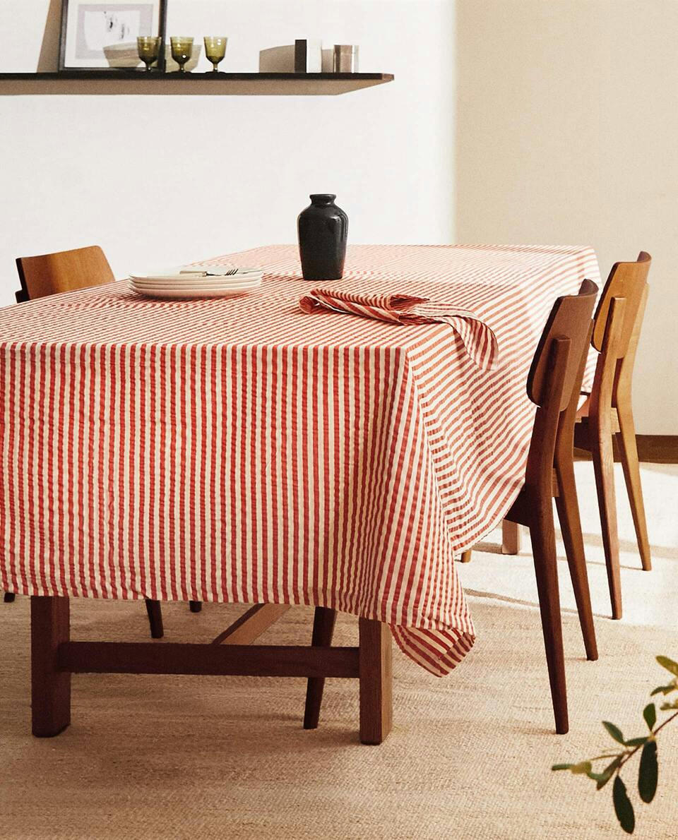 STRIPED TABLECLOTH