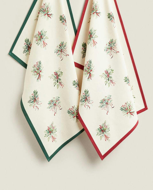 PACK OF CHRISTMAS SPRAY TEA TOWELS (PACK OF 2)