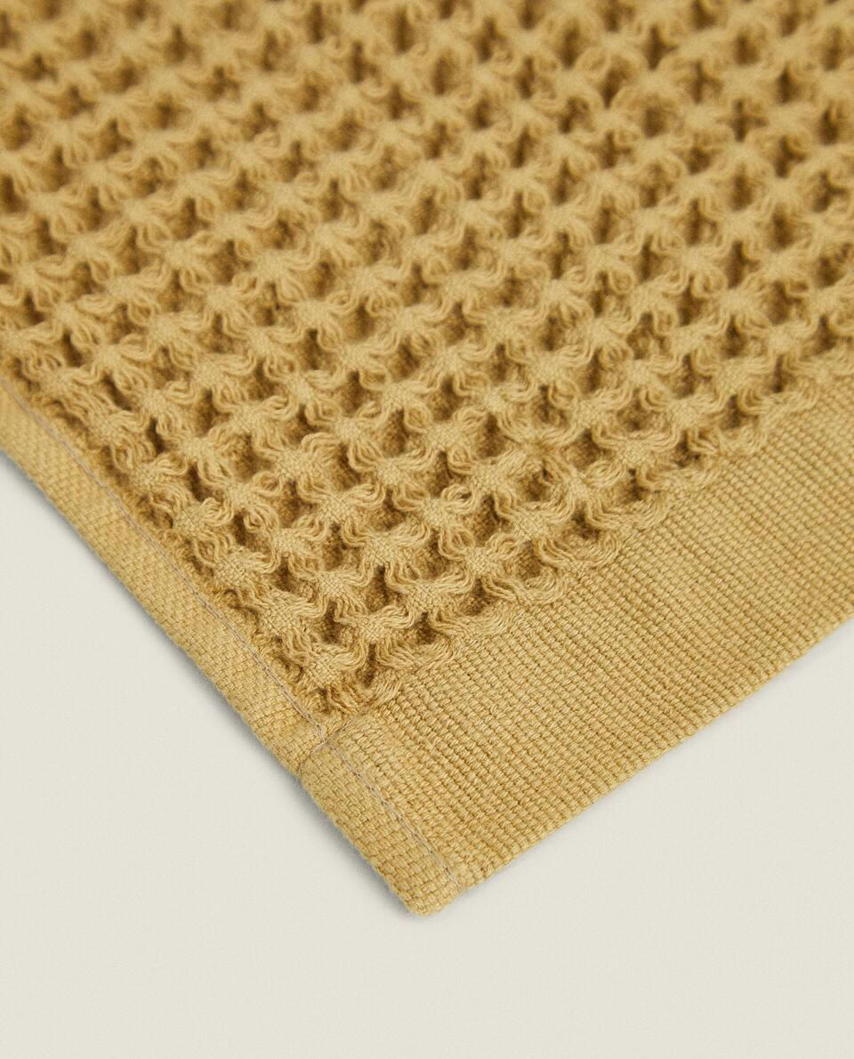 WAFFLE-KNIT COTTON TOWEL
