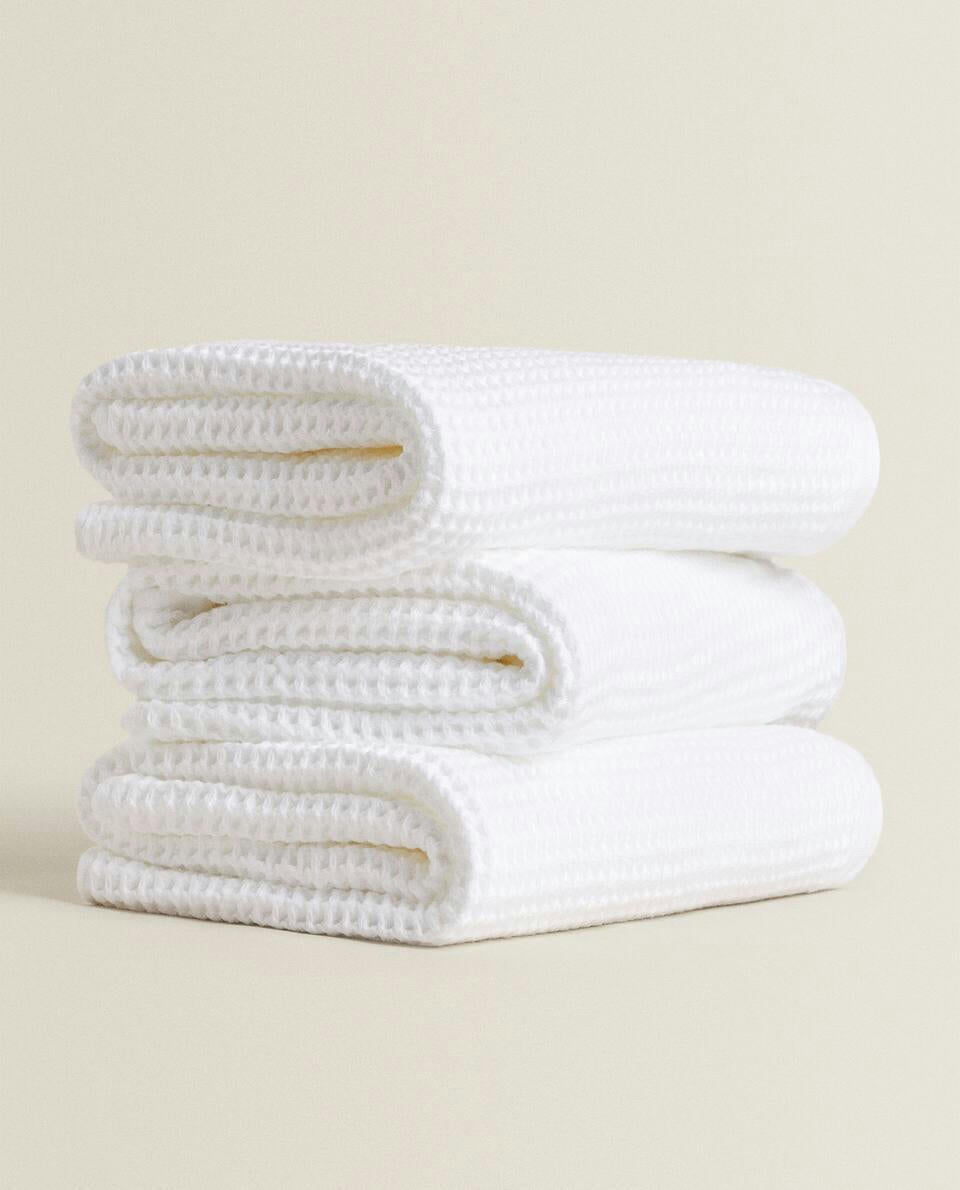 WAFFLE-KNIT COTTON TOWEL