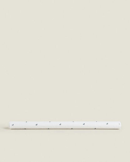 CHRISTMAS HOLLY GIFT WRAPPING PAPER