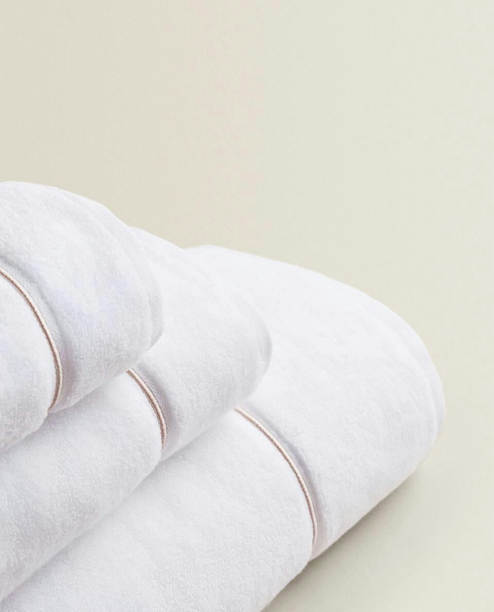 EMBROIDERED SCALLOPED EDGE TOWEL